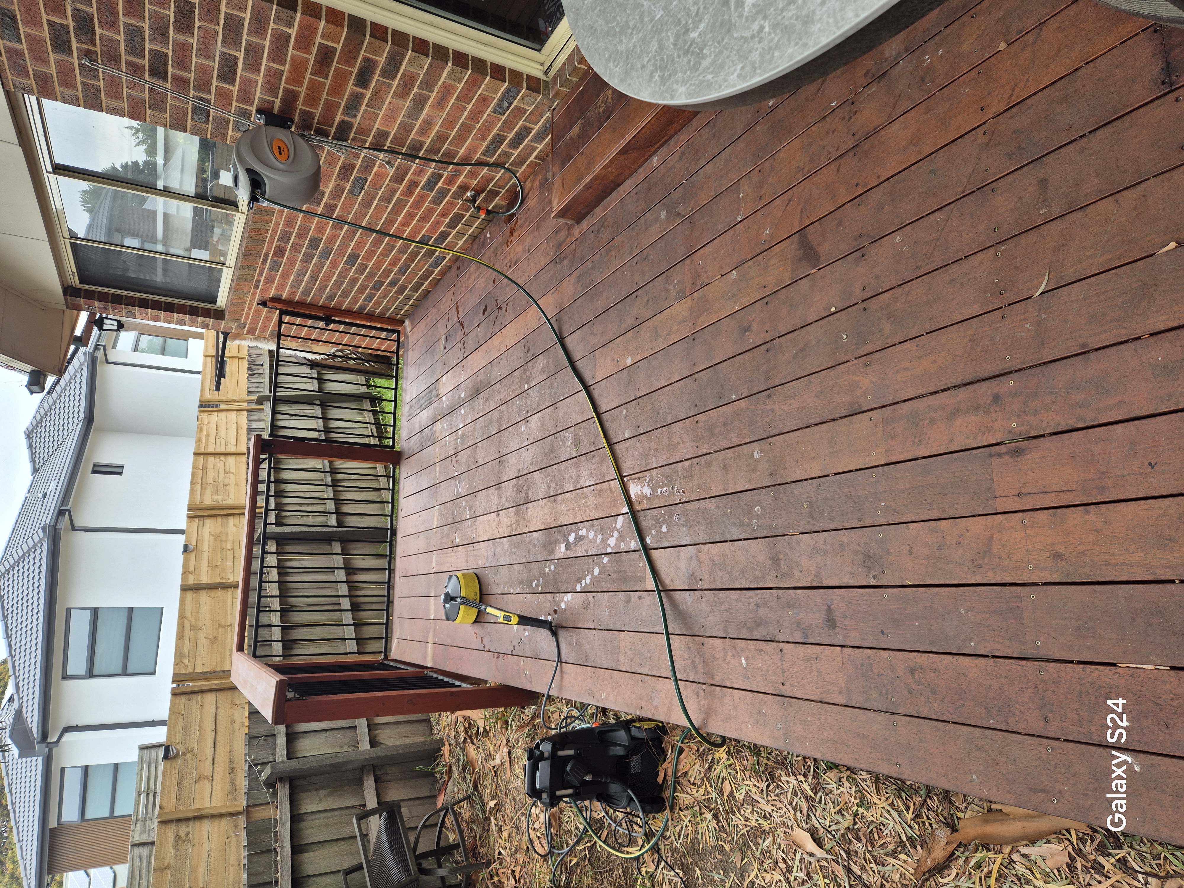 Pressure washing deck driveway Melbourne